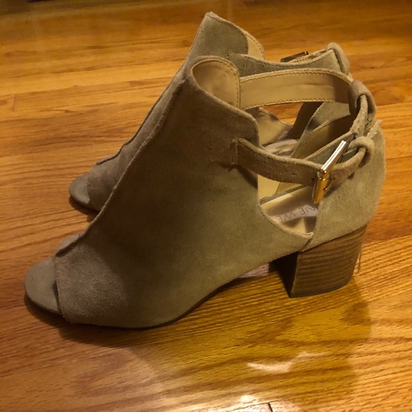 Cute suede booties 🥾 - Picture 5 of 6